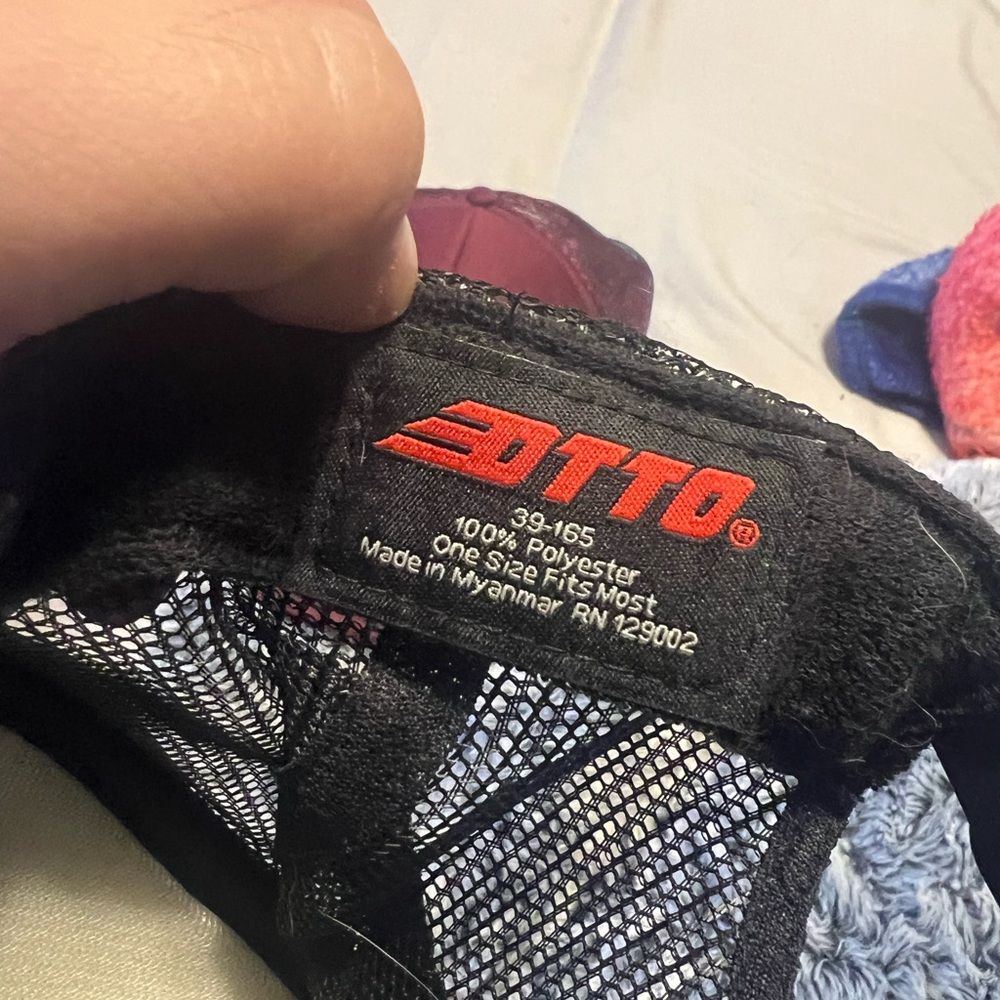 Custom trucker hat - Picture 3 of 3